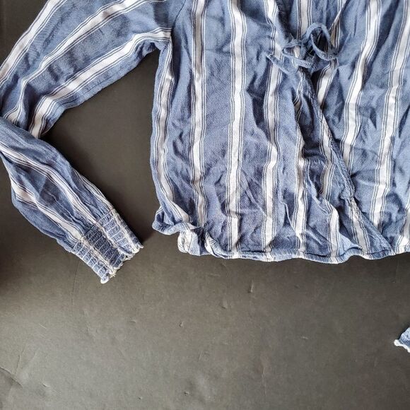 Hollister striped Blouse  - Picture 4 of 8